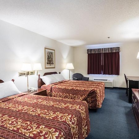 Quality Express Inn & Suites Mineral Wells Εξωτερικό φωτογραφία