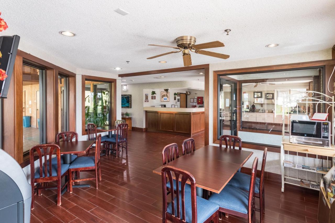 Quality Express Inn & Suites Mineral Wells Εξωτερικό φωτογραφία